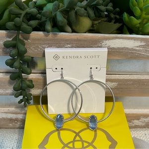Kendra Scott Elora earrings EUC in Silver/Periwinkle